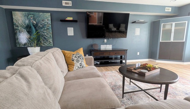 Spacious Gem: CoupeDe Huntersville Your 4bd 2.5ba Home Away From Home
