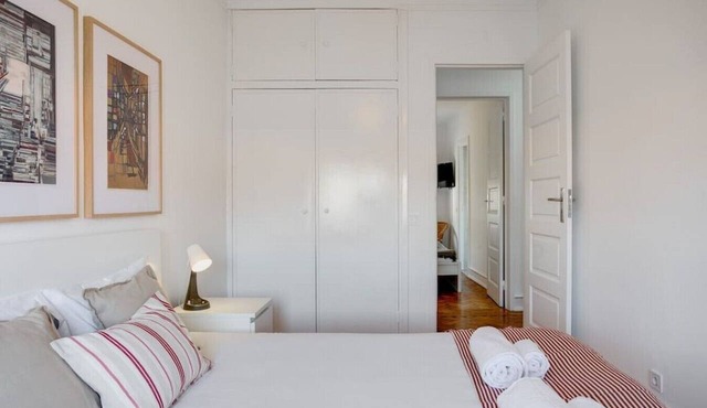 Spacious Tailor Made Flat in Areeiro
