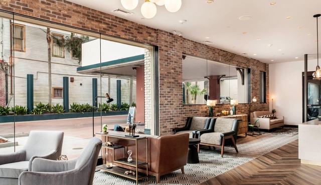 St Charles Coach House, an Ascend Collection Hotel