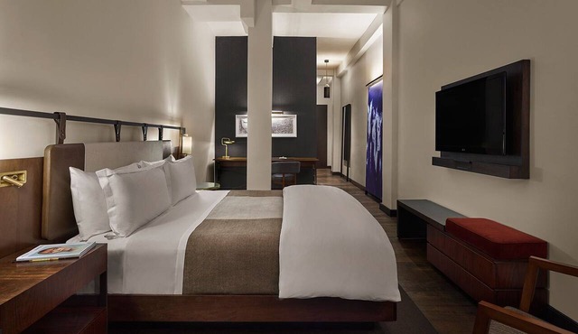 Studio King at Refinery Hotel! Pet-friendly, Walk to Central Park, Times Square!