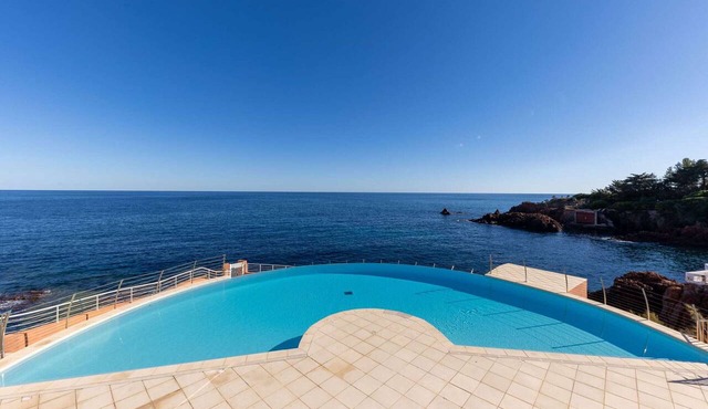 Studio panoramic view, AC, pool - 4 guests in Saint-Raphaël