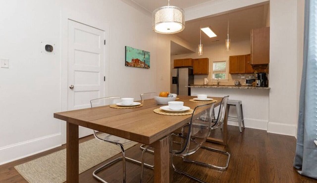 Stylish 2BR in Villa Heights, Steps from Greenway, Near NoDa & Uptown