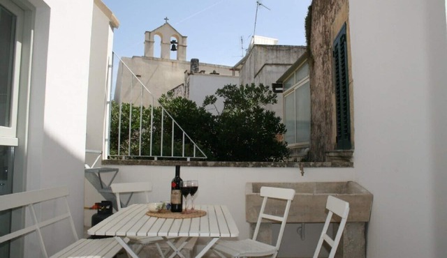 Stylish Art Deco holiday home in historical Baroque old town palazzo, Puglia