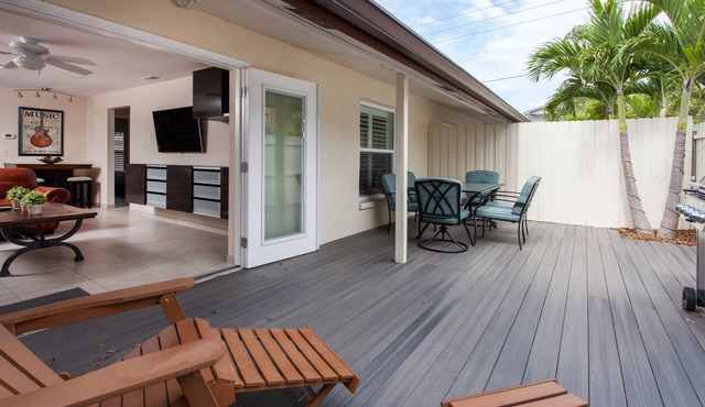 Stylish Beach Retreat Right Across Street From Beach & Gulf of Mexico in IRB!