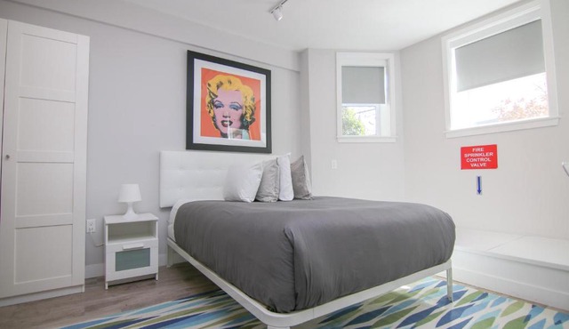 Stylish Studio in Brookline-5min train to Boston. #2