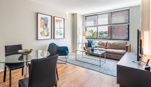 Stylish White Plains 1 Bedroom with Amenities