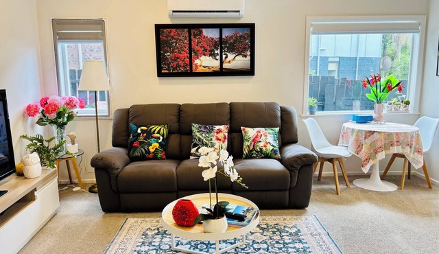 Sunny 3BR Home - Close to Essentials & Transport