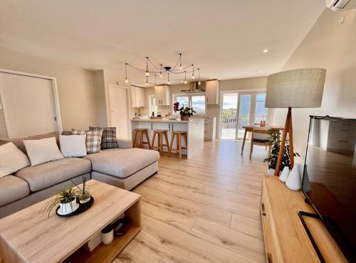 Sunny home in Takapuna