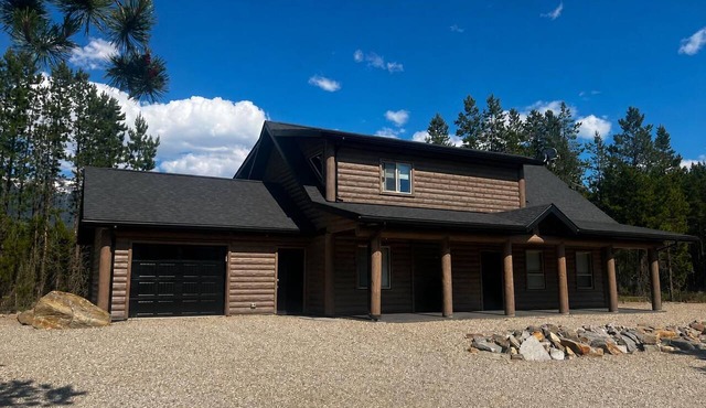 Sunny Peaks Cabin Rental