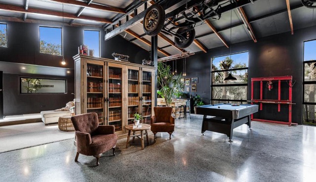 The Black Barn, Romantic getaway, Hot tub with TV
