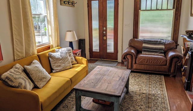The Okra Inn Iberville Duplex-6BR, 3.5BA, Streetcar In Sight