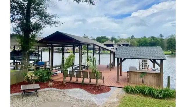 The River House "Vacation like a Cajun!"