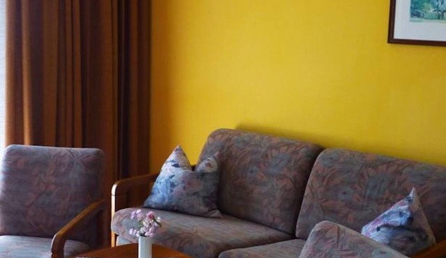 Triple room with balcony and lake view - Hotel-Pension Brönimann