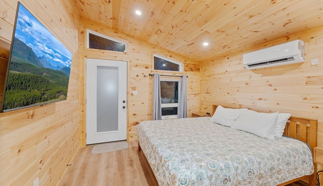 Twilight Micro Cabin at Spotted Bear Retreat