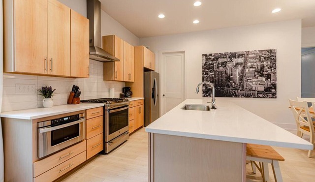 Upgraded 4 bedroom House with Spacious Floorplan!