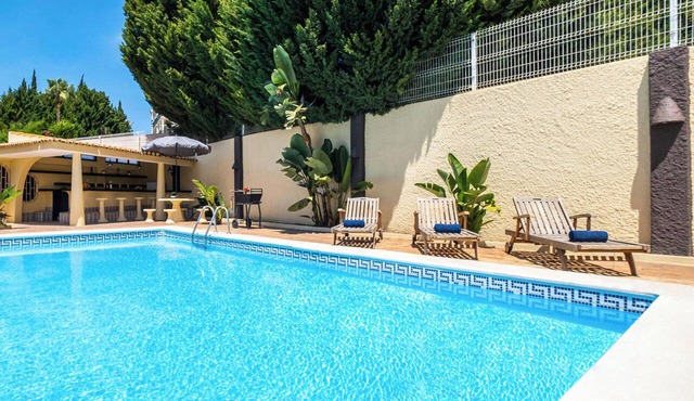 Villa Crisandra w/heatable pool, Albufeira