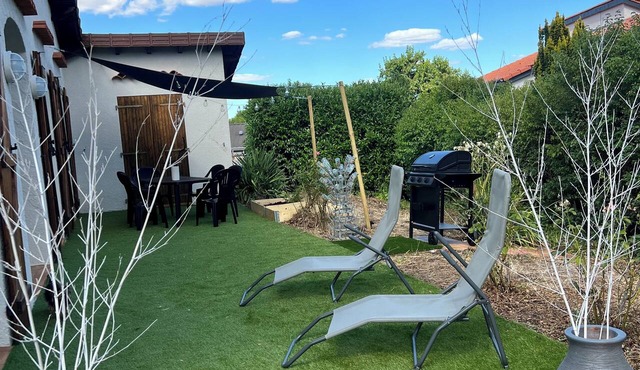 Villa Papillon: Accommodates 2 to 6 People, Clermont-Ferrand