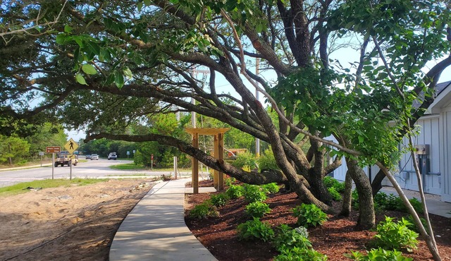 Walk to Corolla Village and the Beach!