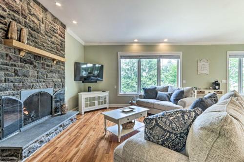 Walk to Lake: Middlefield Home w/Fire Pit