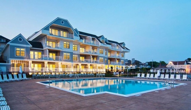 Water's Edge Resort and spa w indoor and outdoor pool and beach. Condo Sleeps 6