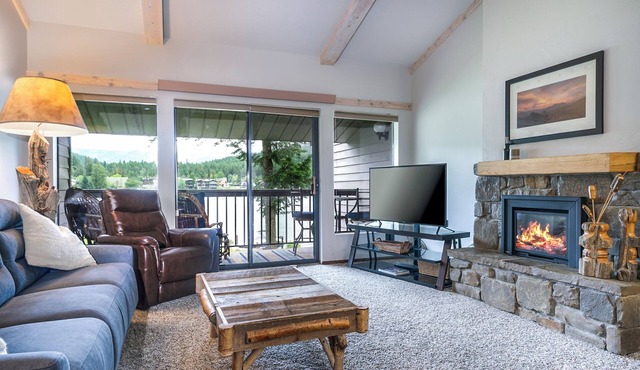 Waterfront condo w/fireplace, balcony & incredible views - Marina Cay Landing