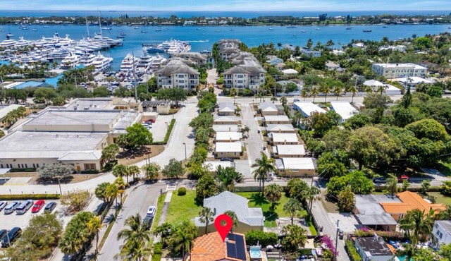 West Palm Waterside Villa & Cottage - HOT TUB - Historic District - BBQ/Pets Ok!