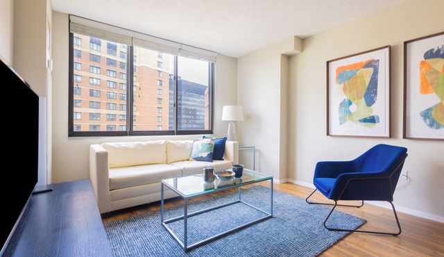 White Plains Modern One Bedroom, Near Transit