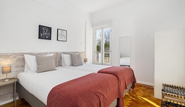 WHome Peaceful Algés Family Home away from City Noise