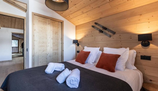 Wifi, view mountain, swimming pool, sauna, hammam, balcony, parking, ski locker, 76-101m²