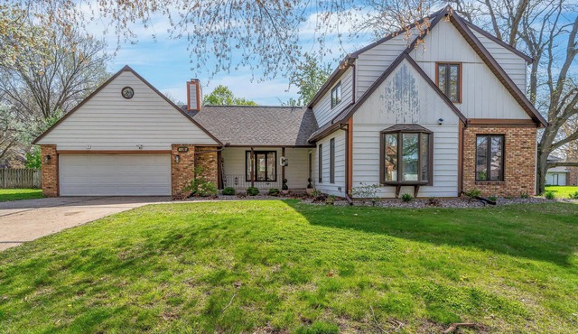 Windsor Crest - Davenport - 5BD Retreat with Backyard Hot Tub 🔥🛁