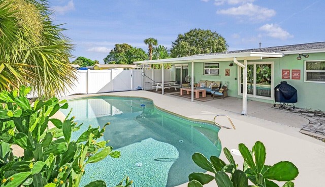 Wow! Beachside Glam 3br wPool, Walk to Park, Beach
