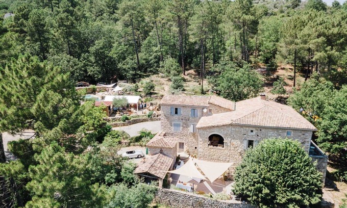 Banne House | 4-person gîte, in a country house, in the heart of nature, swimming pool and jacuzzi