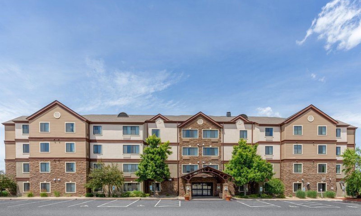 Davenport Condo | Perfect for Your Next Stay | Free Breakfast, Free Wi-Fi, Indoor Pool