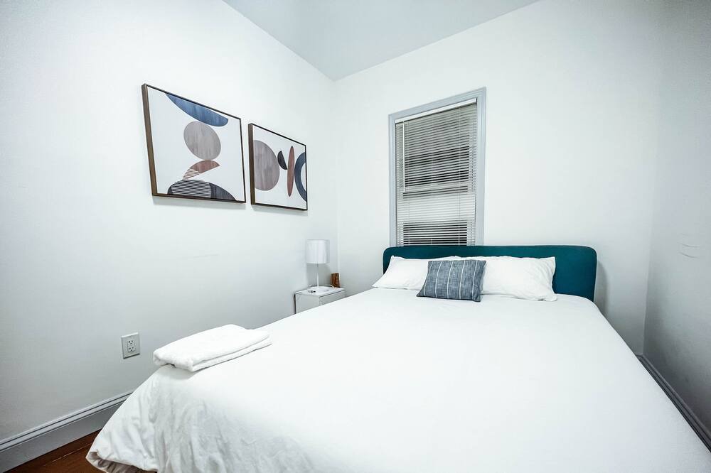Photo of Bedroom in Queens