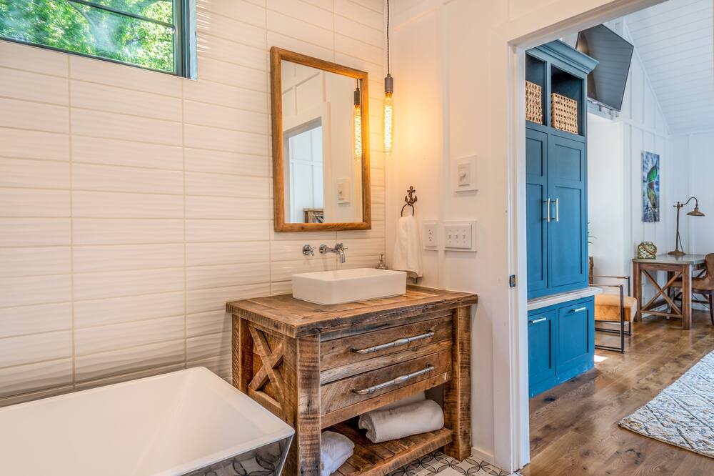 Photo of Bathroom in Mayhew