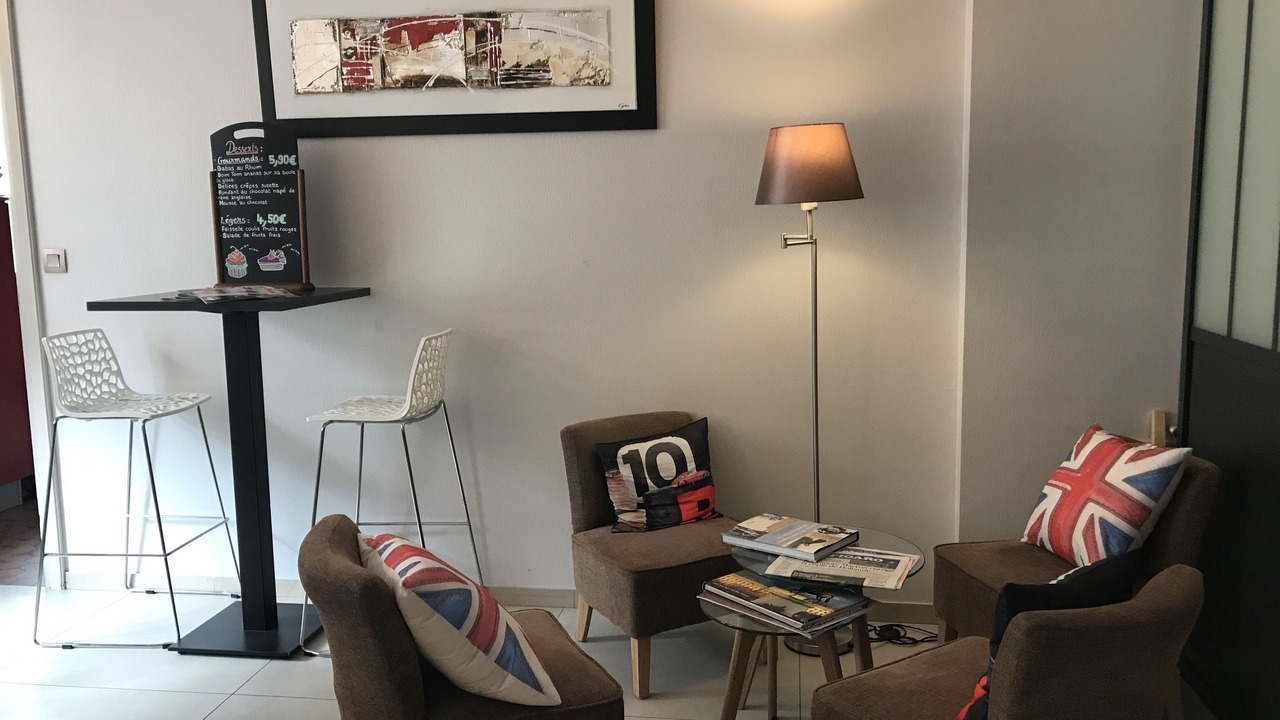 Photo of Others in Bron