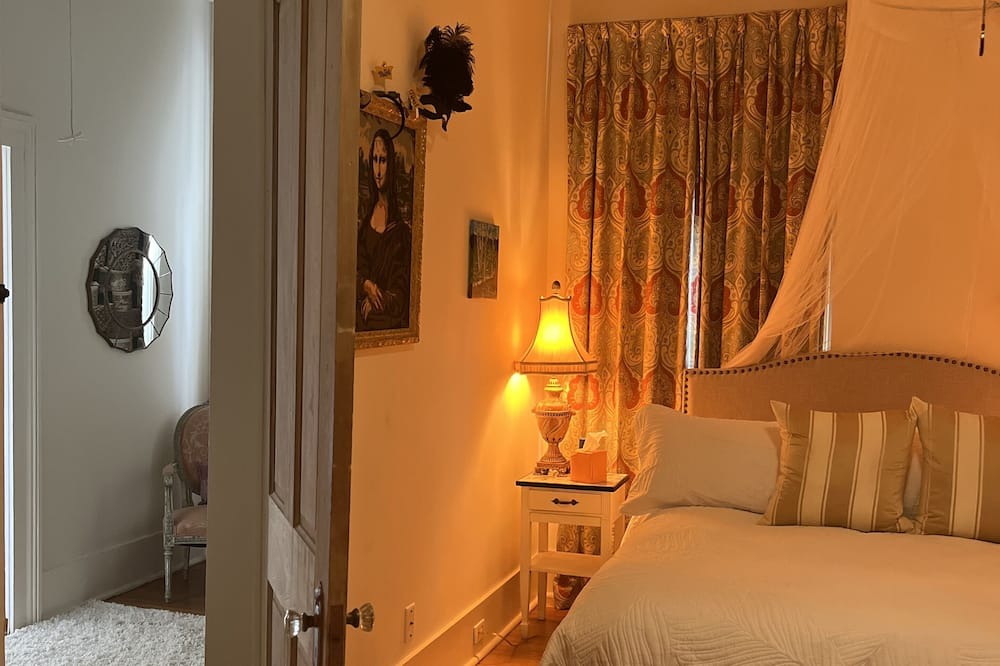 Photo of Bedroom in Esplanade Ridge
