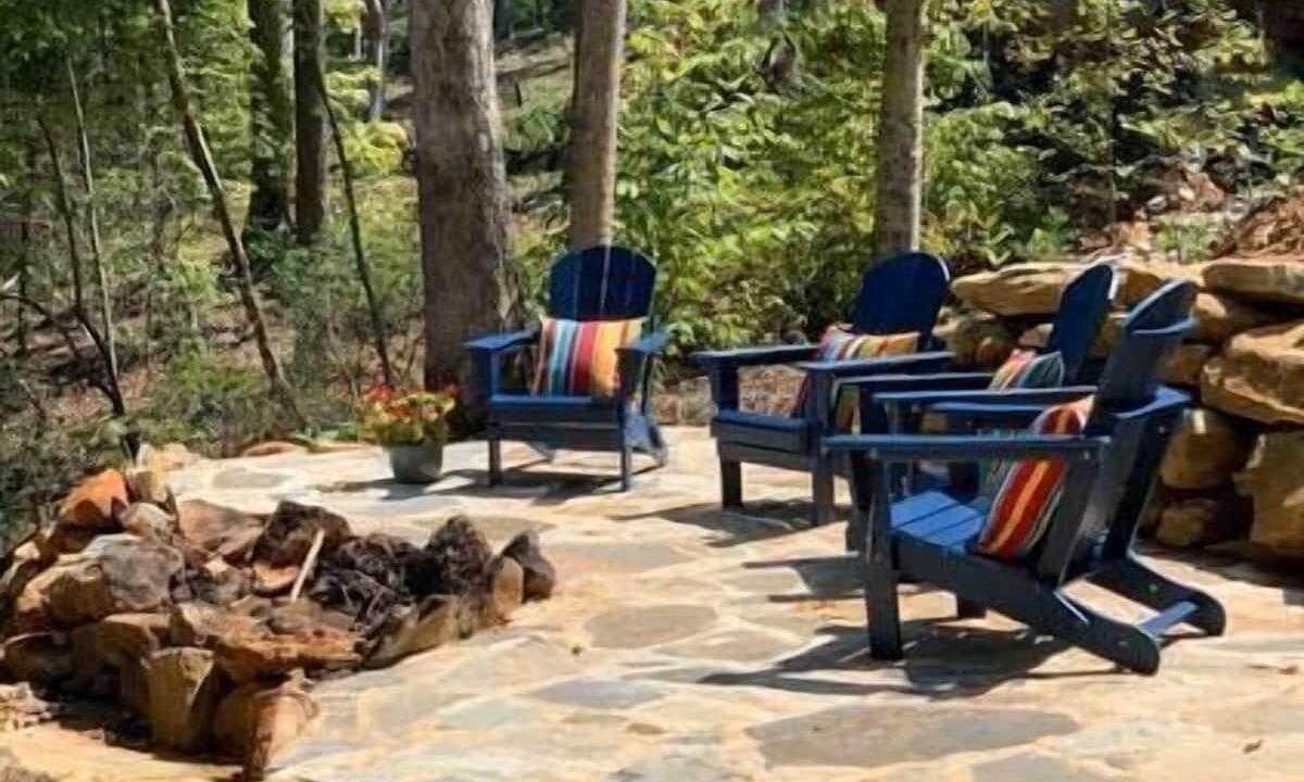 Photo of Outdoor in Six Mile