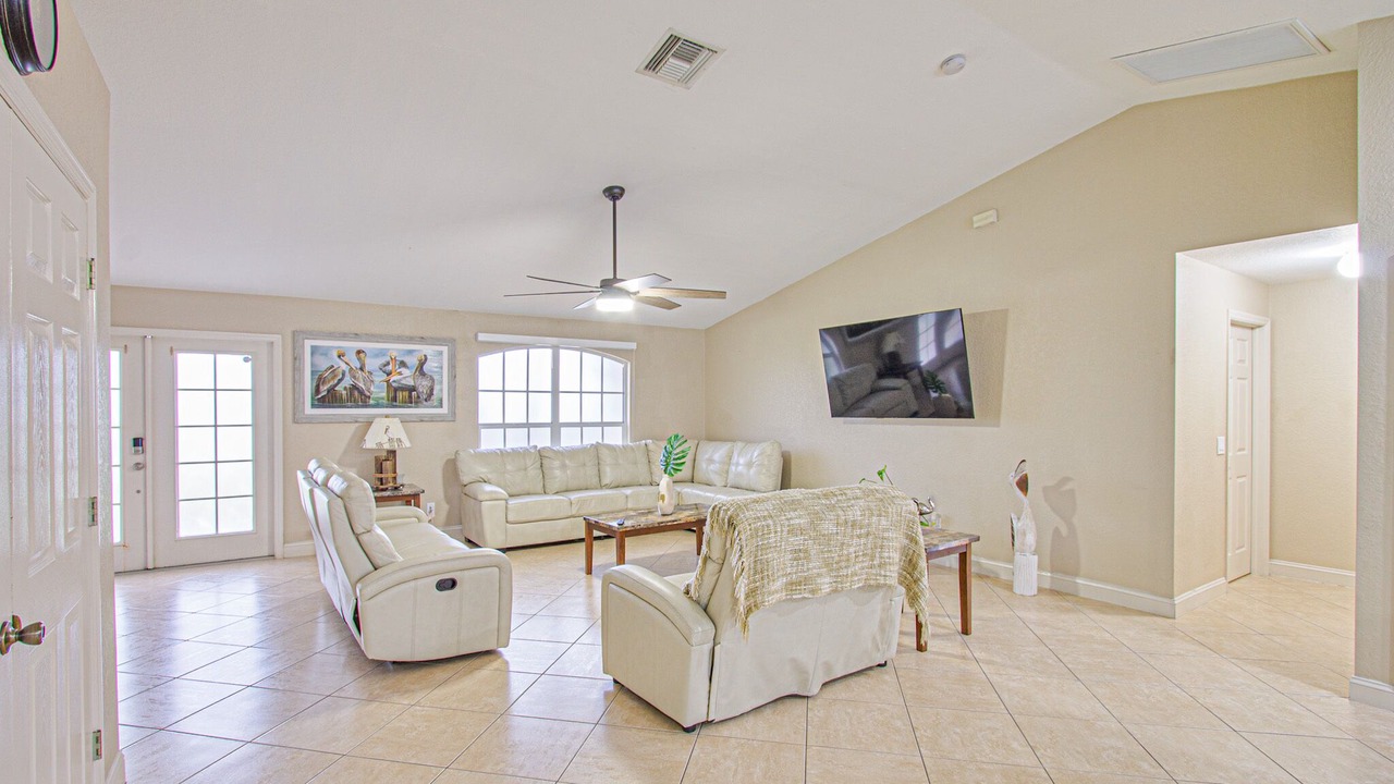 Photo of Livingroom in Trafalgar
