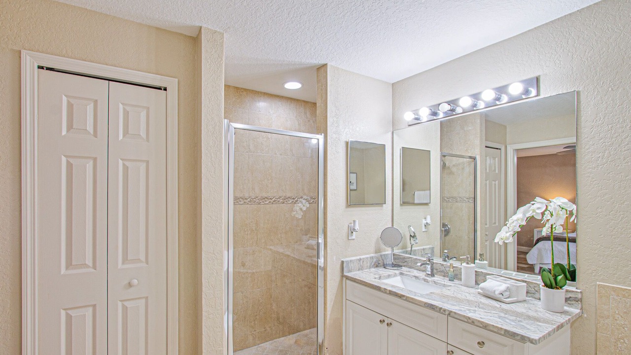 Photo of Bathroom in Trafalgar