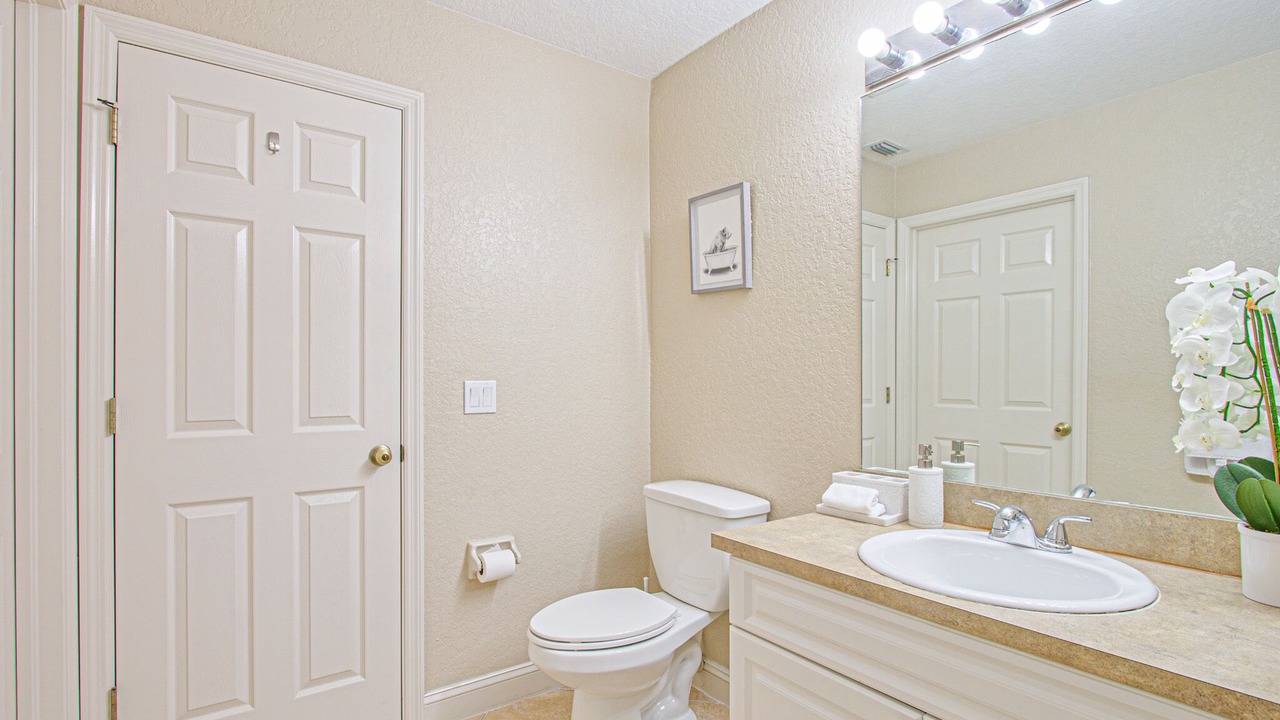 Photo of Bathroom in Trafalgar