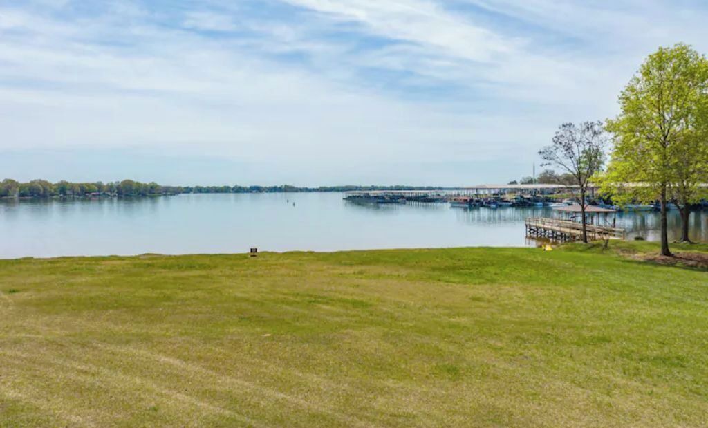 Photo of Outdoor in Mayhew