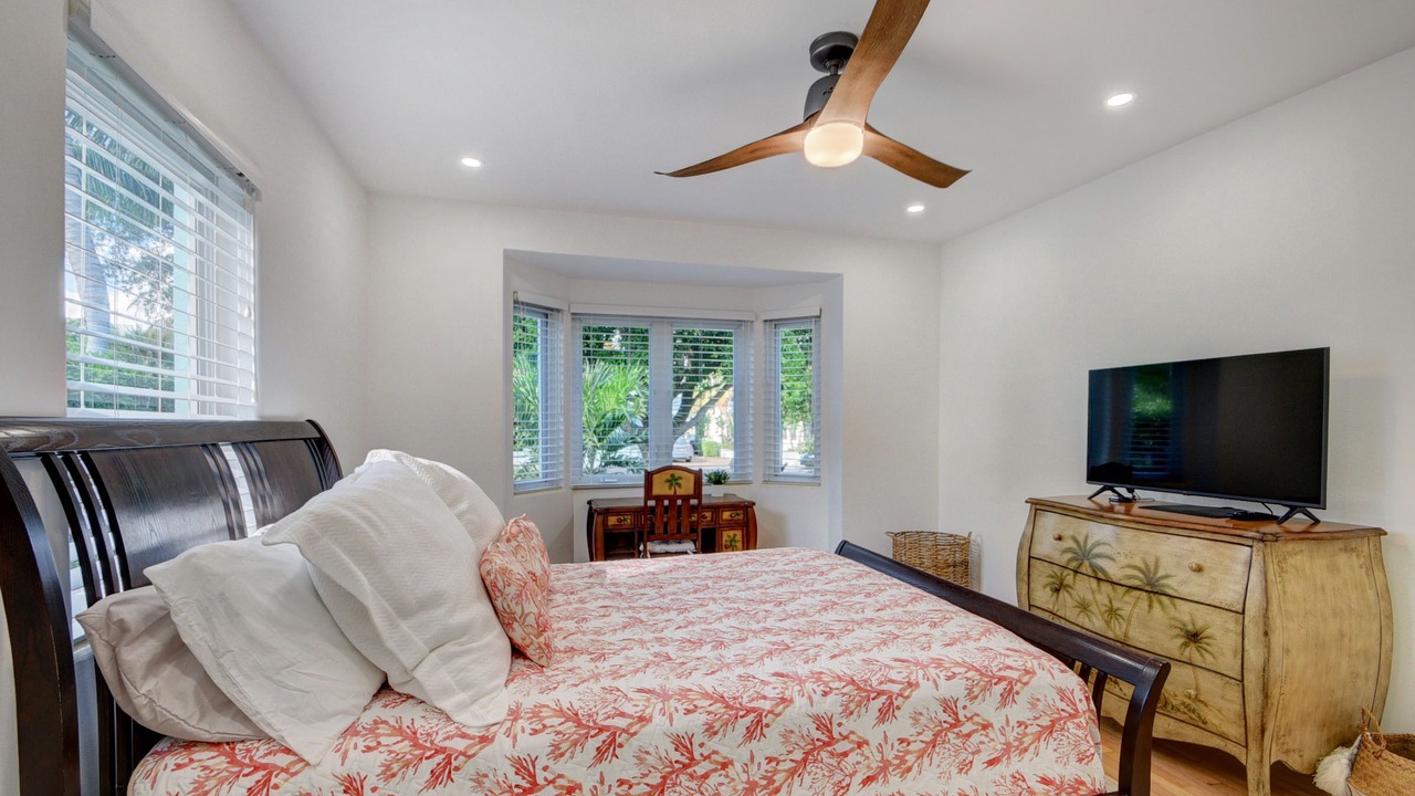 Photo of Bedroom in Parrot Cove