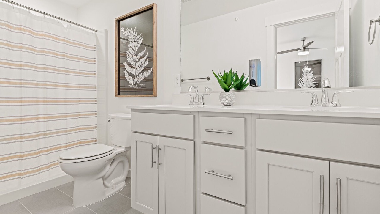 Photo of Bathroom in Bermuda Bay