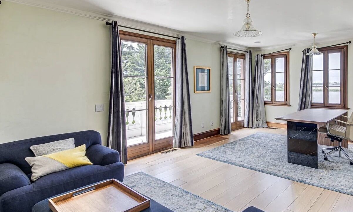 Photo of Livingroom in Bridgehampton