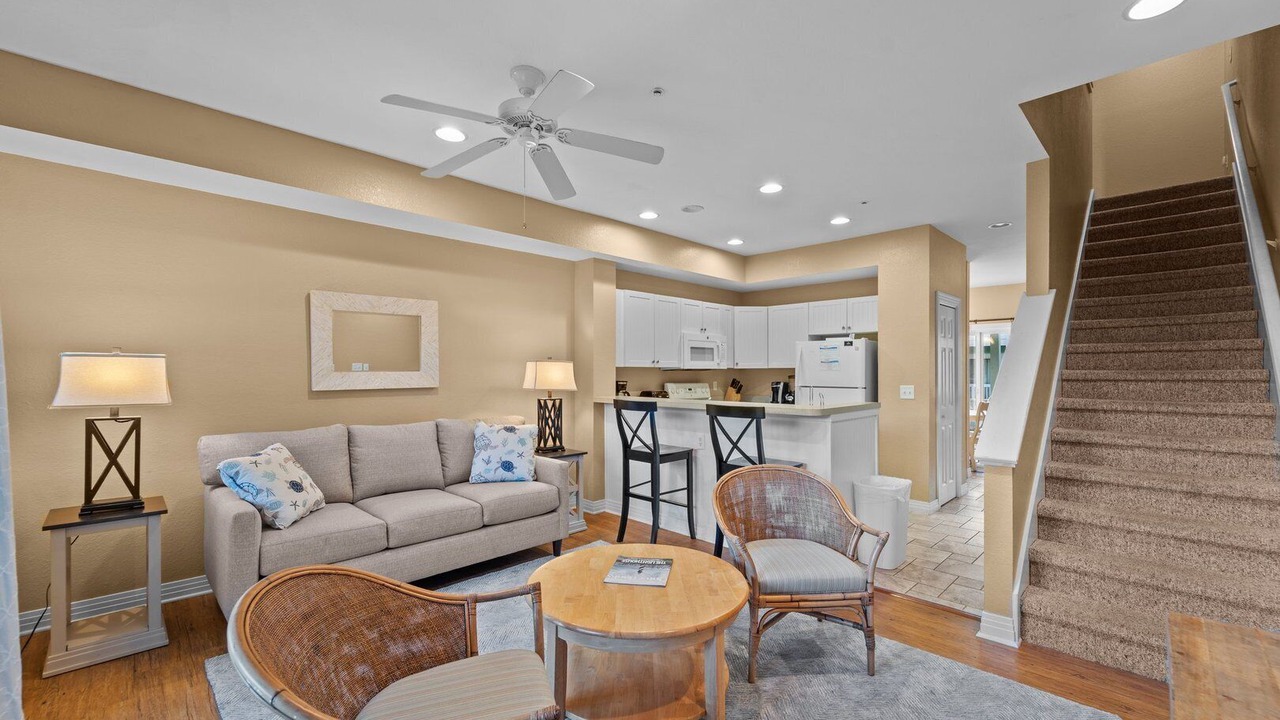 Photo of Livingroom in Bermuda Bay