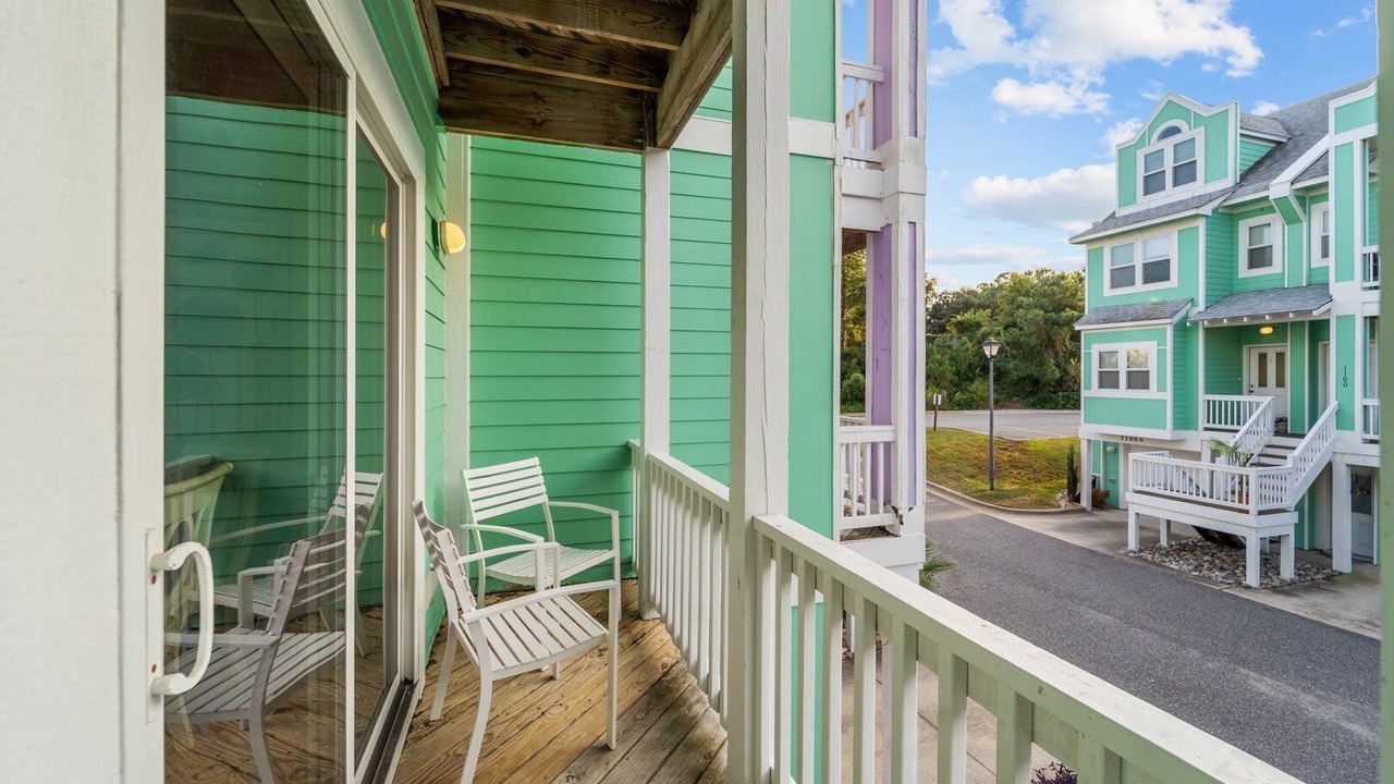 Photo of Patio Balcony in Bermuda Bay