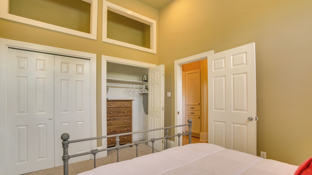 Photo of Bedroom in Uptown Historic District