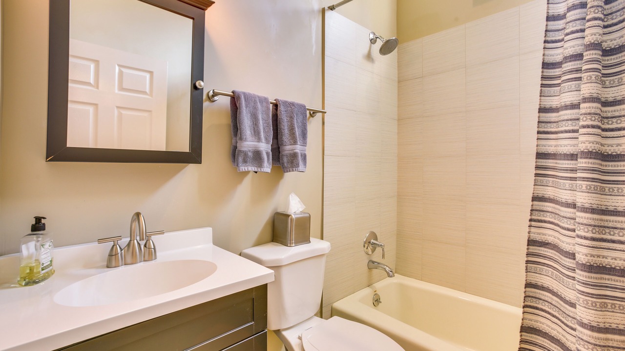 Photo of Bathroom in Uptown Historic District