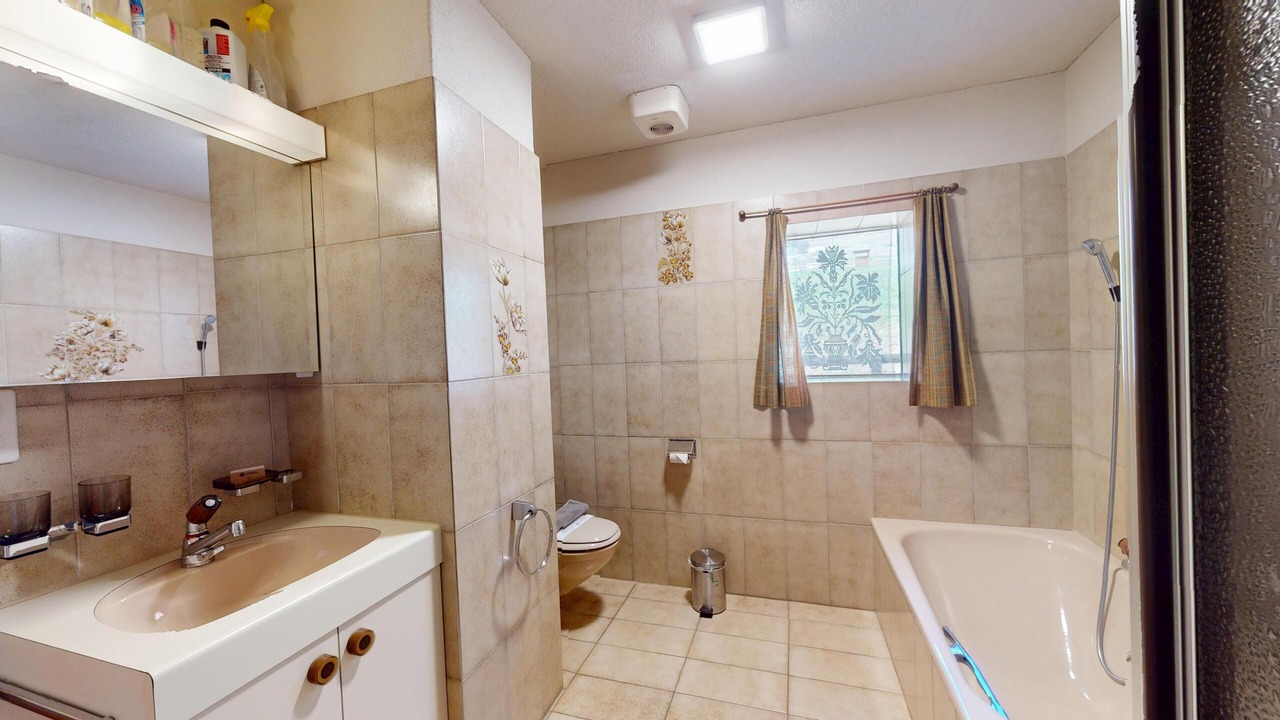 Photo of Bathroom in Samedan